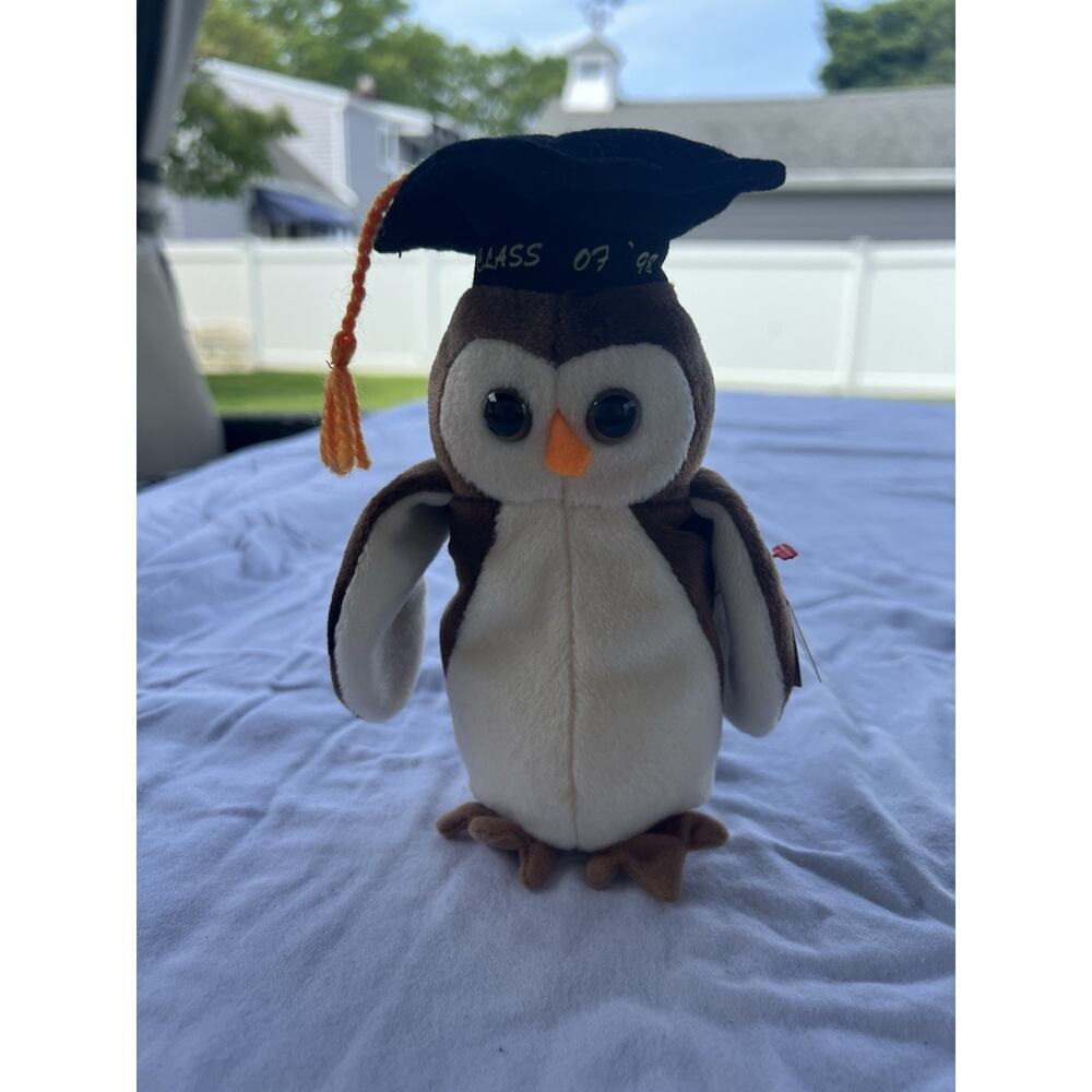 Ty Beanie Baby Wise the Graduation Owl DOB May 31, 1997 Plush Toy